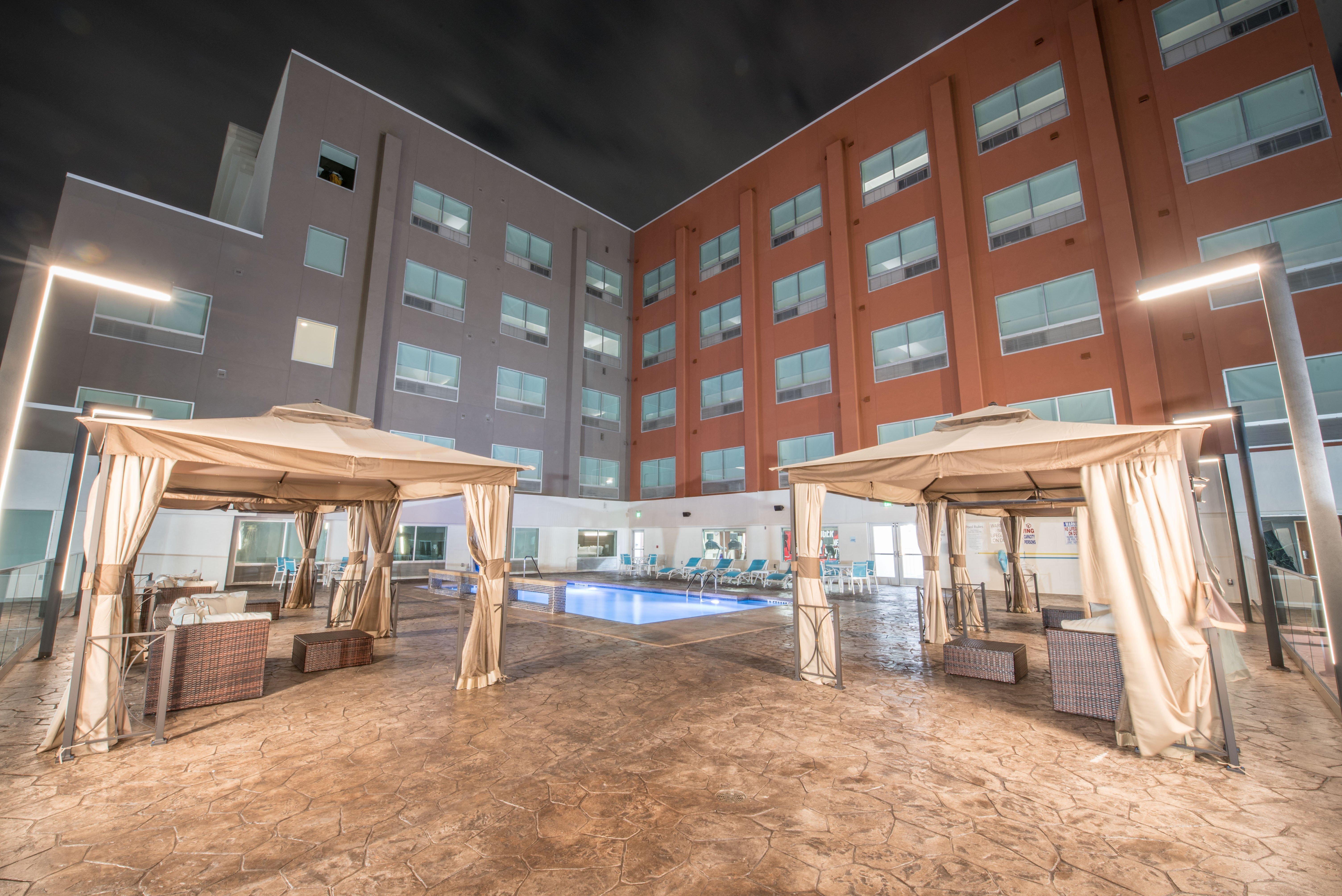 Holiday Inn Express & Suites - Houston Westchase - Westheimer By Ihg Exterior photo