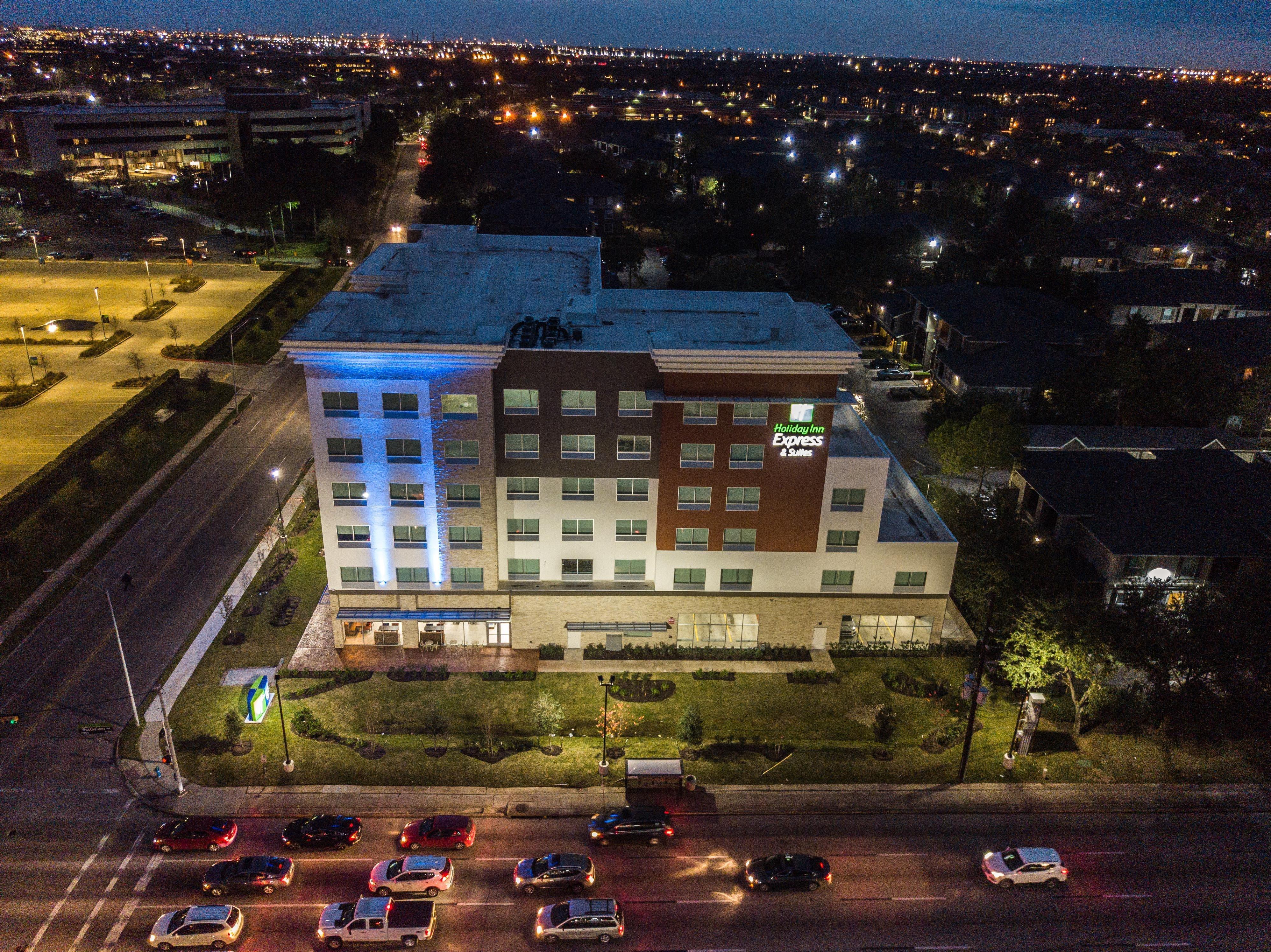 Holiday Inn Express & Suites - Houston Westchase - Westheimer By Ihg Exterior photo